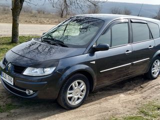 Renault Grand Scenic foto 2