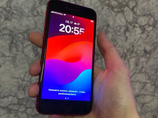 Продам iPhone SE (2020 года) Product Red