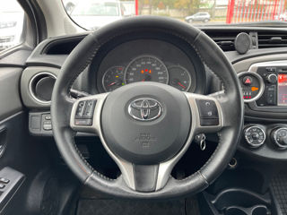 Toyota Yaris foto 9