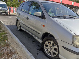 Nissan Almera Tino