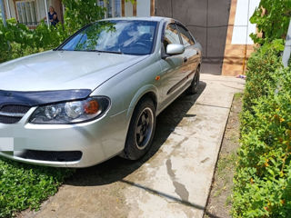 Nissan Almera foto 2