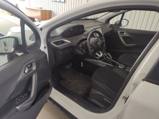 Peugeot 2008 foto 4