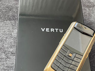 Продам телефон Vertu