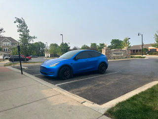 Tesla Model Y foto 4