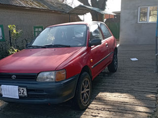 Toyota Starlet foto 3