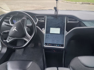 Tesla Model S foto 8