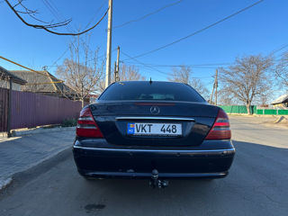 Mercedes E-Class foto 5