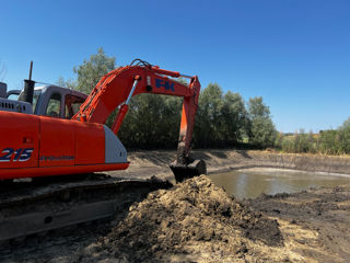 Se vinde excavator pe senile foto 5