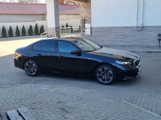 BMW 5 Series foto 2