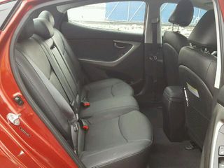 Hyundai Elantra foto 3