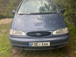 Ford Galaxy foto 1