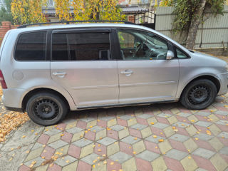 Volkswagen Touran foto 4