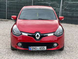 Renault Clio foto 1