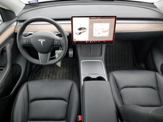 Tesla Model Y foto 8