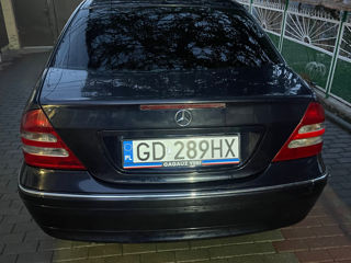 Mercedes C-Class foto 6