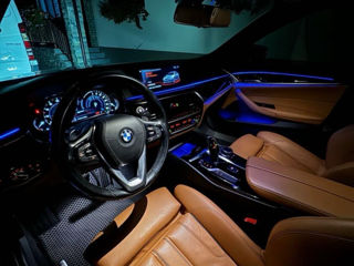 BMW 5 Series foto 8