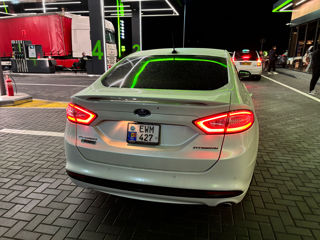 Ford Fusion foto 2