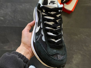 Nike Sacai Vaporwaffle Black/White foto 5