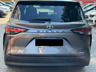 Toyota Sienna foto 5