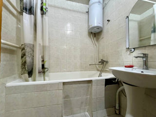 Apartament cu 2 camere, 58 m², Centru, Chișinău foto 8