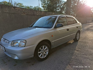 Hyundai Accent foto 8