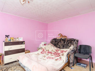 Vânzare apartament cu 4 odăi separate, casă la sol, în 2 nivele, încălzire autonomă, 105900 euro foto 4