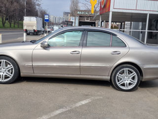 Mercedes E-Class foto 2