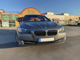 BMW 5 Series foto 2