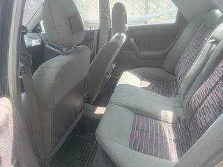 Mazda 323 фото 4