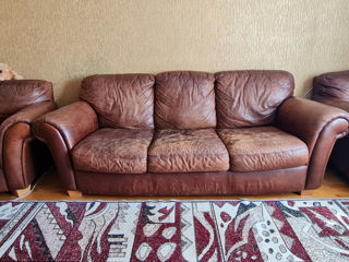 Срочно! Комплект: раскладной диван и 2 кресла.