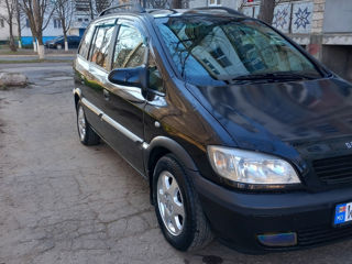 Opel Zafira foto 2