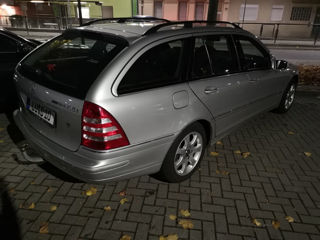 Mercedes C-Class foto 4