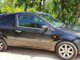 Ford Fiesta 3D foto 3