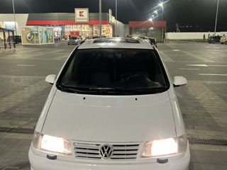 Volkswagen Sharan foto 2