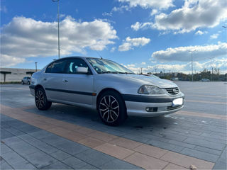 Toyota Avensis foto 4