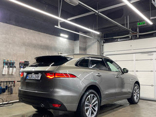 Jaguar F-PACE foto 2