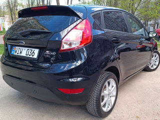 Ford Fiesta foto 5