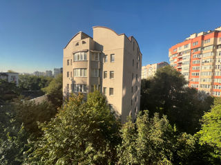 Apartament cu 4 camere, 200 m², Centru, Chișinău foto 6