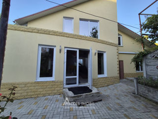 Casă în 2 nivele! str. Maramureș, Botanica, 170m2 + 7 ari! foto 1