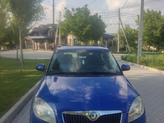 Skoda Fabia фото 1