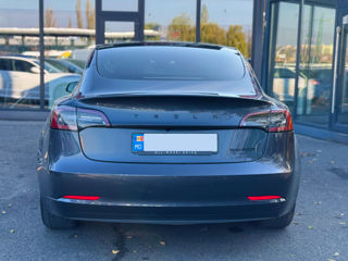 Tesla Model 3 foto 5