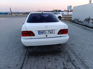 Mercedes E-Class foto 4