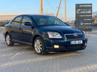 Toyota Avensis foto 2