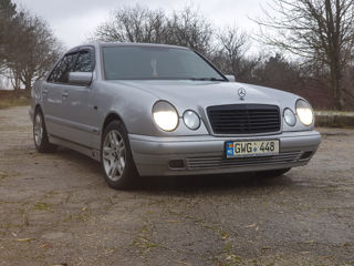 Mercedes E-Class foto 5