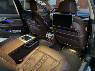 BMW 7 Series foto 8