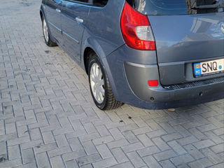 Renault Grand Scenic foto 3