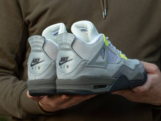 Nike Air Jordan 4 Retro SE 95 Neon foto 4