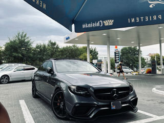 Mercedes E-Class foto 2