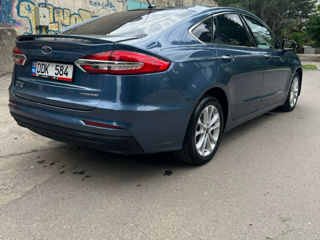 Ford Fusion фото 3