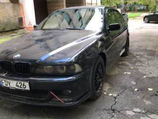 BMW 5 Series foto 6